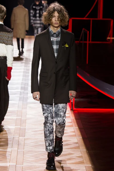 Look 36